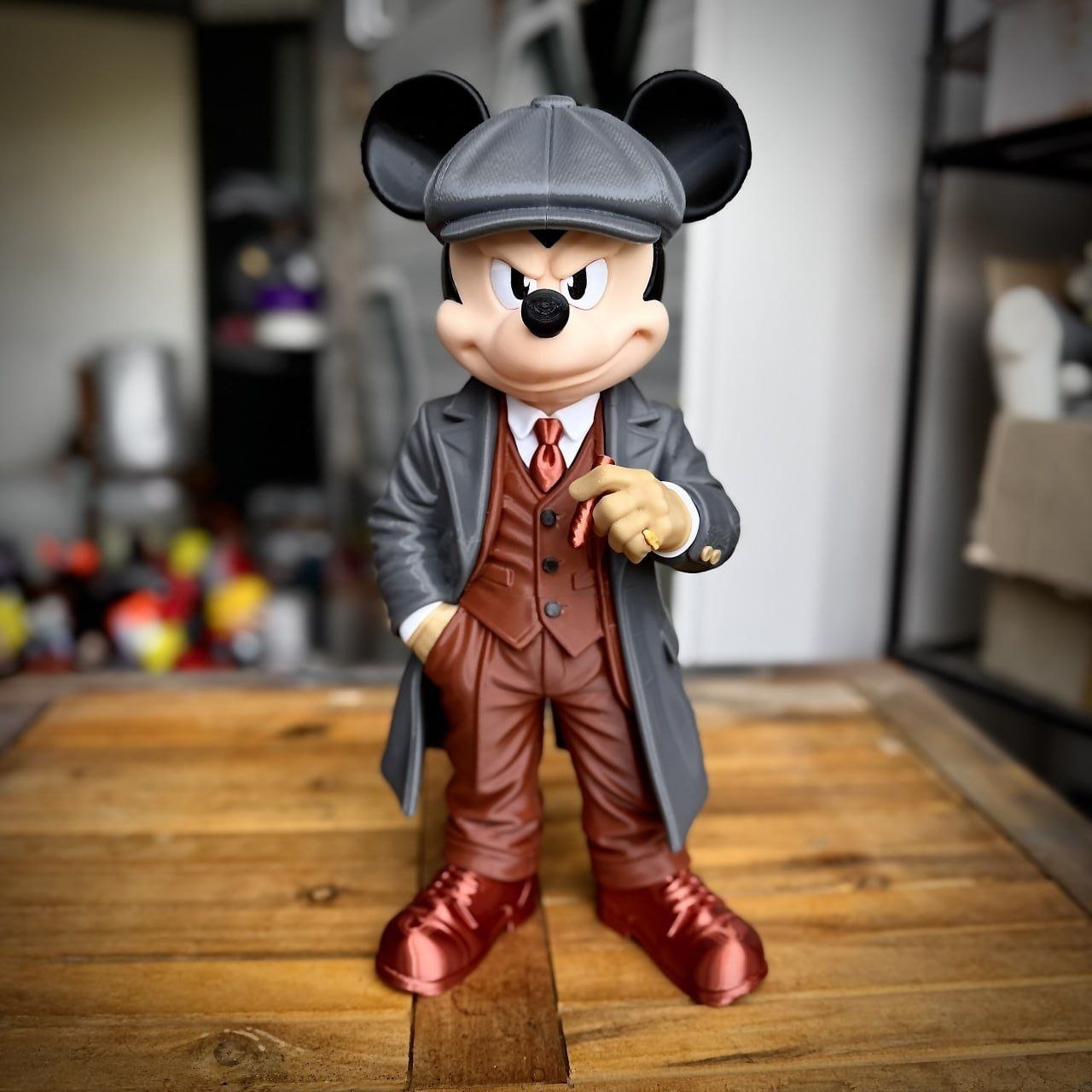 Boneco Mickey Gângster